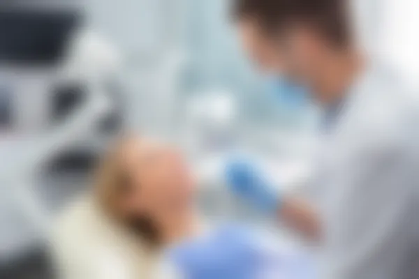 深圳协美口腔门诊部口腔修复现价仅需2500元起，原价3000元起，让您轻松拥有健康美丽的笑容！