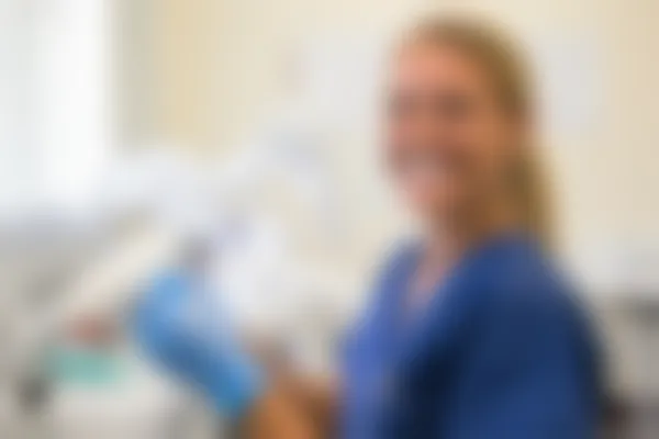 临沂爱牙士口腔门诊部推出口腔修复优惠活动，原价888元起现仅需688元起，尽享高品质服务与超值优惠！