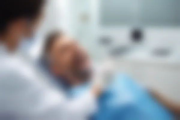 青岛大象口腔诊所的超值牙齿美白服务现仅需600元起，原价800元起，限时优惠，快来感受亮白魅力！