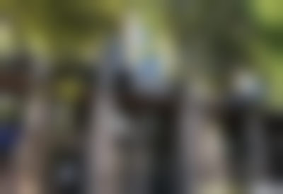 杭州雅莱口腔门诊部（东城沿江院）门口